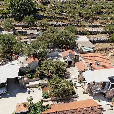 Stone House Blaca - Two Bedroom Stone House With Terrace And Sea View Hébergement de vacances