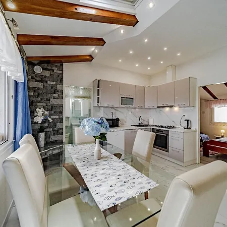 Hébergement de vacances Stone House Blaca - Two Bedroom Stone House With Terrace And Sea View Blato (Korcula)