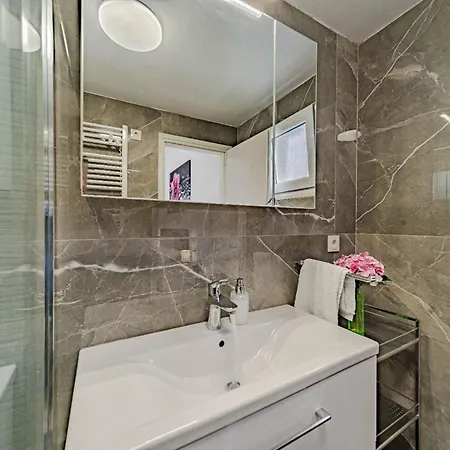 Stone House Blaca - Two Bedroom Stone House With Terrace And Sea View Hébergement de vacances