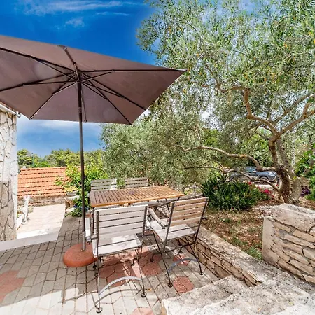 Stone House Blaca - Two Bedroom Stone House With Terrace And Sea View Hébergement de vacances Blato (Korcula)