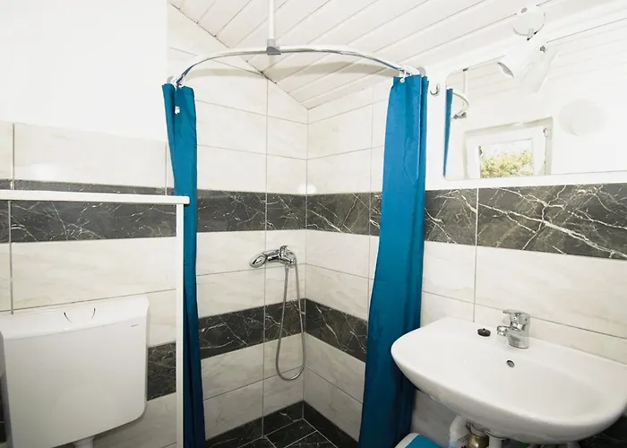 펜션 Stone House Blaca - Two Bedroom Stone House With Terrace And Sea View *