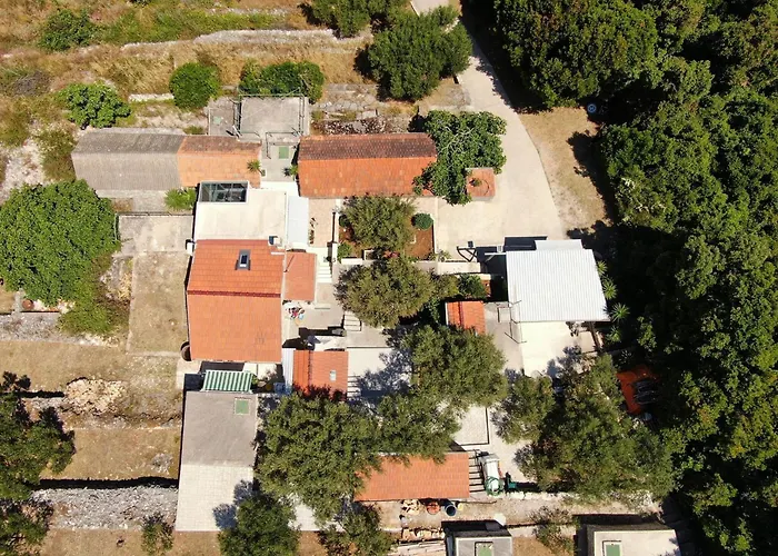 펜션 Stone House Blaca - Two Bedroom Stone House With Terrace And Sea View *