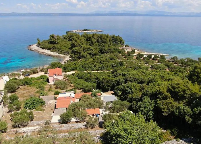 펜션 Stone House Blaca - Two Bedroom Stone House With Terrace And Sea View *