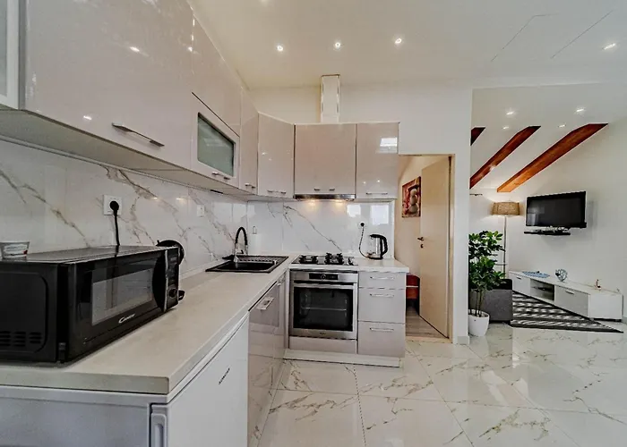 Stone House Blaca - Two Bedroom Stone House With Terrace And Sea View