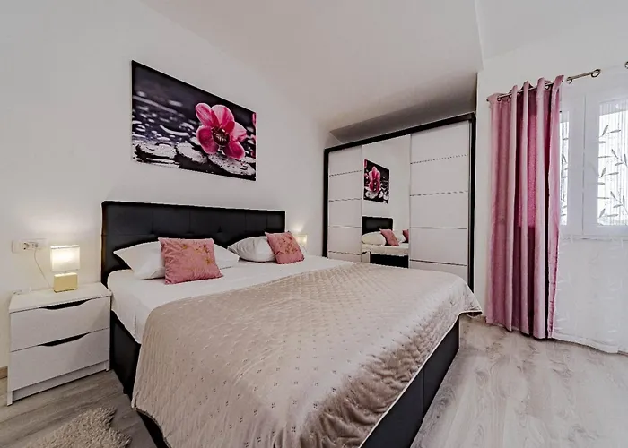 Stone House Blaca - Two Bedroom Stone House With Terrace And Sea View *