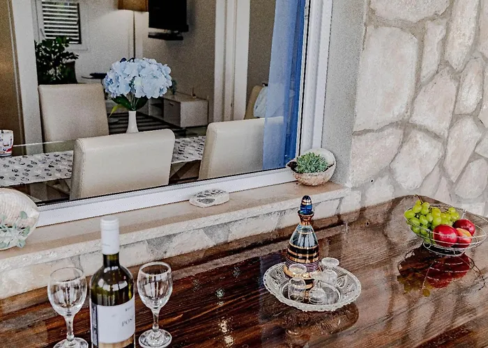 Stone House Blaca - Two Bedroom Stone House With Terrace And Sea View 펜션 Blato (Korcula)
