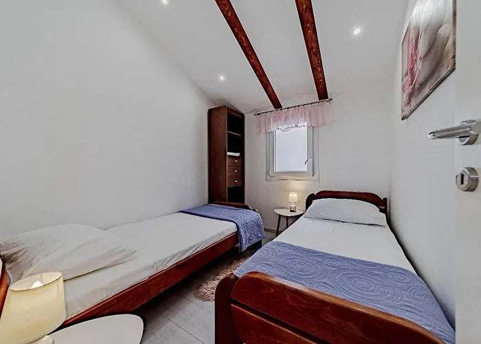 Stone House Blaca - Two Bedroom Stone House With Terrace And Sea View *