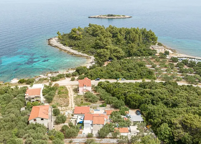 펜션 Stone House Blaca - Two Bedroom Stone House With Terrace And Sea View *