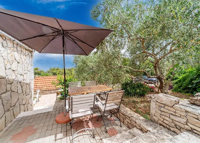 Stone House Blaca - Two Bedroom Stone House With Terrace And Sea View 펜션 Blato (Korcula)