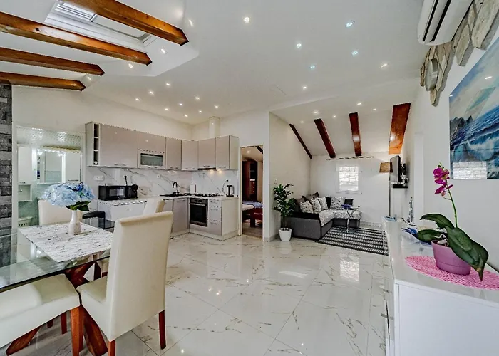 Stone House Blaca - Two Bedroom Stone House With Terrace And Sea View *