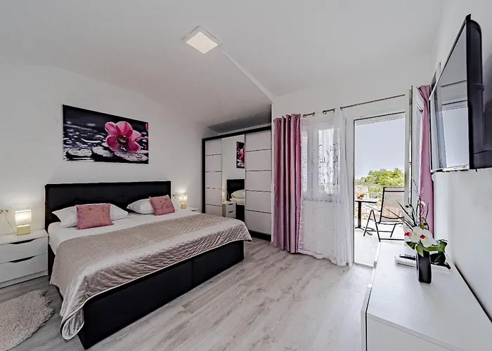 Stone House Blaca - Two Bedroom Stone House With Terrace And Sea View 펜션