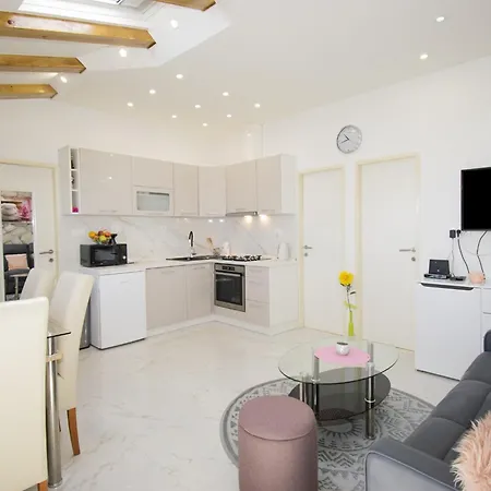 Stone House Blaca - Two Bedroom Stone House With Terrace And Sea View *