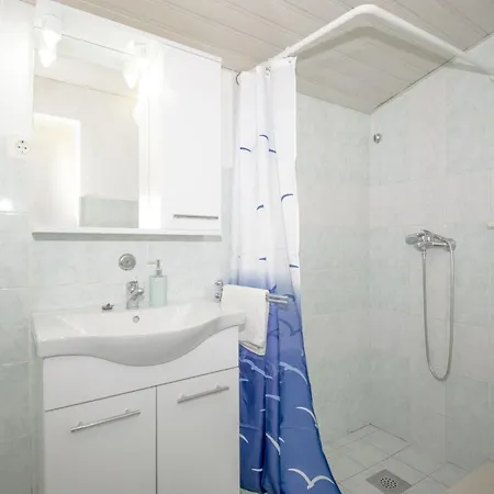 Stone House Blaca - Two Bedroom Stone House With Terrace And Sea View Holiday home *