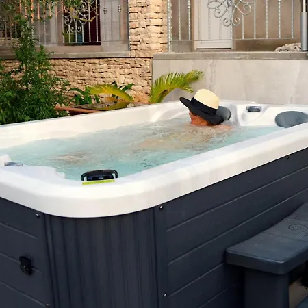 Stone House Blaca - Two Bedroom Stone House With Terrace And Sea View 別荘 Blato