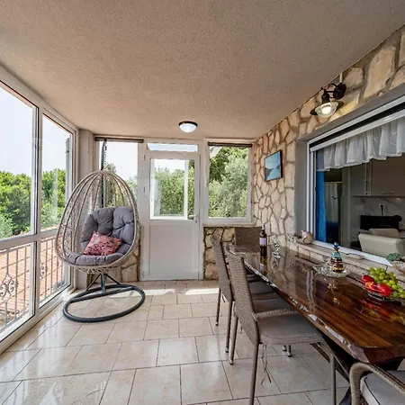 別荘 Stone House Blaca - Two Bedroom Stone House With Terrace And Sea View Blato