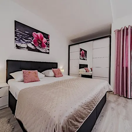 Stone House Blaca - Two Bedroom Stone House With Terrace And Sea View *