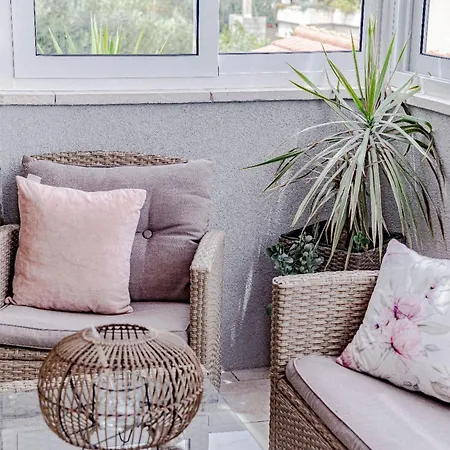 Stone House Blaca - Two Bedroom Stone House With Terrace And Sea View