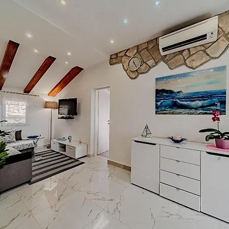 別荘 Stone House Blaca - Two Bedroom Stone House With Terrace And Sea View