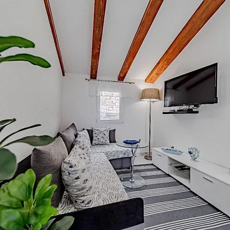 別荘 Stone House Blaca - Two Bedroom Stone House With Terrace And Sea View *