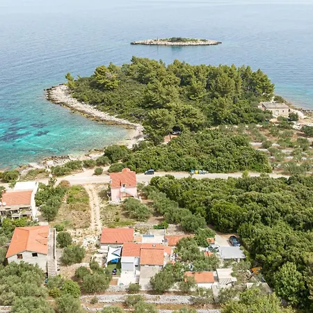 Holiday home Stone House Blaca - Two Bedroom Stone House With Terrace And Sea View *