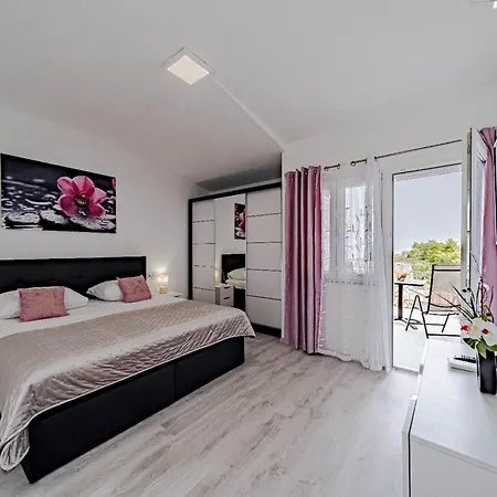 Stone House Blaca - Two Bedroom Stone House With Terrace And Sea View 別荘